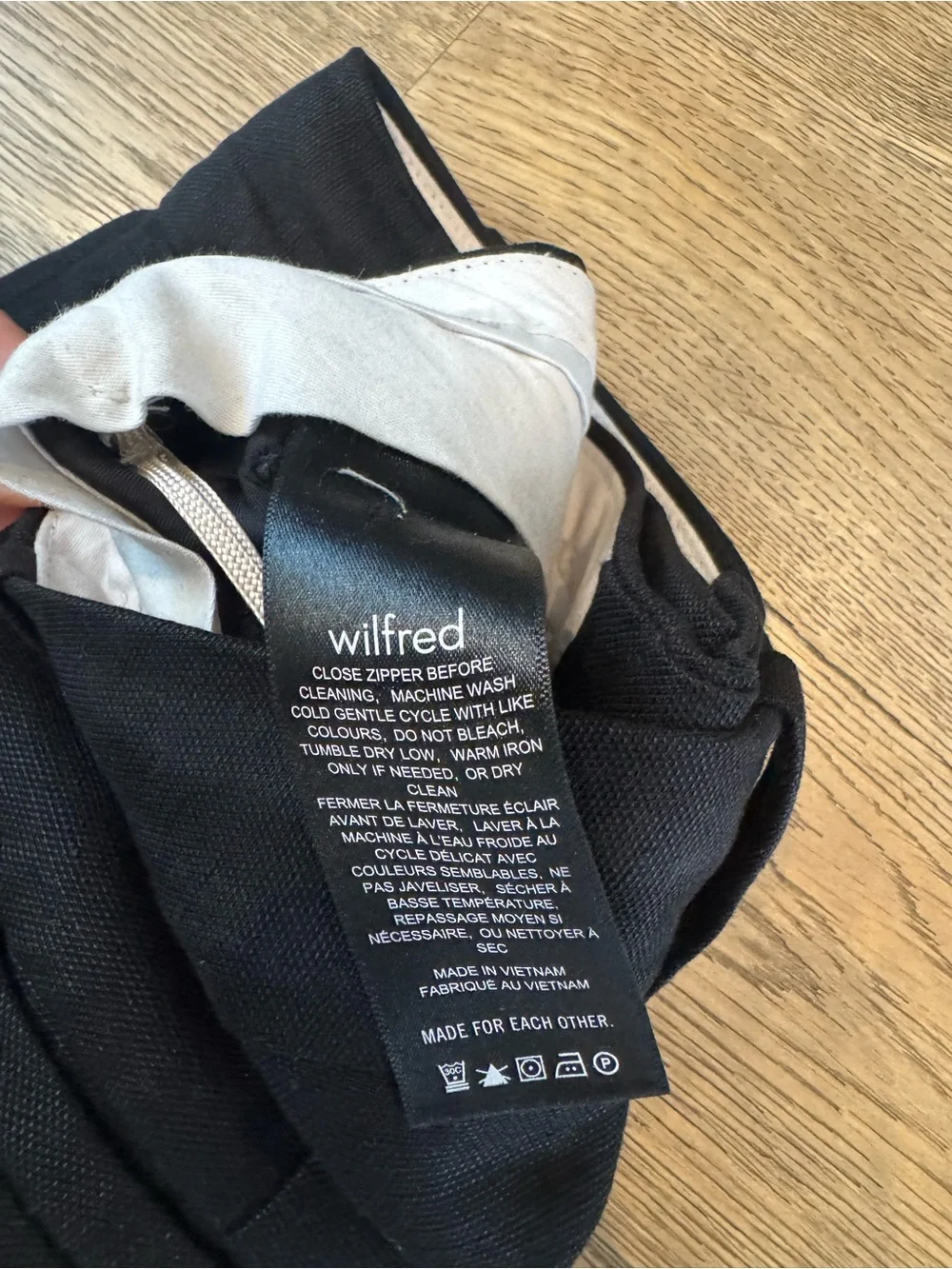 Wilfred Black linen Trousers from Aritzia